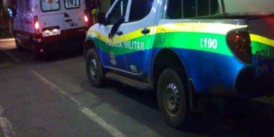 Mãe e filho são acusados de esfaquear homem após briga por causa de mulher