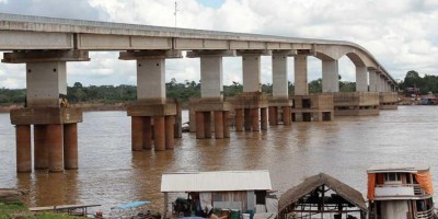 Jovem com problemas psicológicos se joga da ponte sobre o rio Madeira