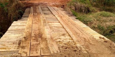 Semosp recupera a ponte da linha 188 em Rolim de Moura