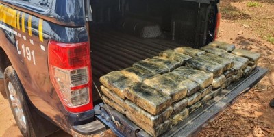 PRF apreende mais de 50 kg de droga em caminhão-cegonha em Jaru; veja o vídeo
