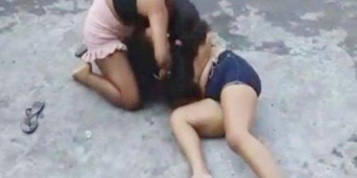 Mulher flagra marido com outra em apartamento e vai presa após ataque a facadas