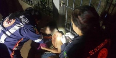 Homem é atacado a facadas, corre e pede socorro na rodoviária em Porto Velho