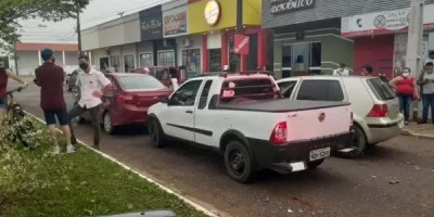 Quatro veículos se envolvem em acidente em Vilhena
