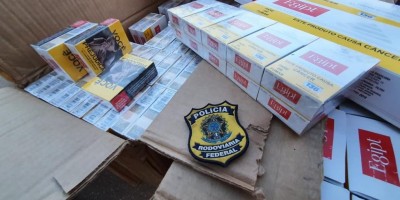 Brinquedos sem nota fiscal e mais de 2 mil maços de cigarro são apreendidos em Porto...