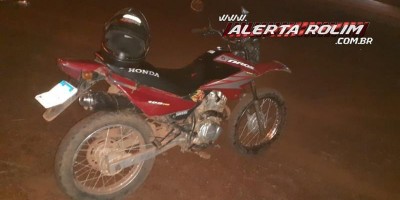 Polícia Militar recupera moto com restrição de roubo/furto, em Rolim de Moura