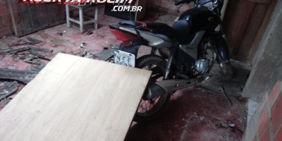 Moto furtada é recuperada pela Polícia Militar, em Rolim de Moura