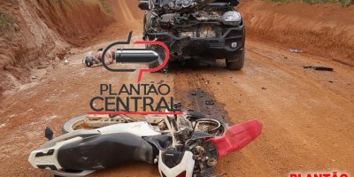 Homem morre após colidir frontalmente em caminhonete no interior de Rondônia