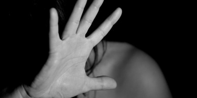Armado com faca, homem invade casa e tenta estuprar mulher em Vilhena