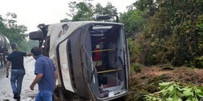 Ônibus da Secretária de Saúde de Urupá, que levava mais de 15 mulheres para...