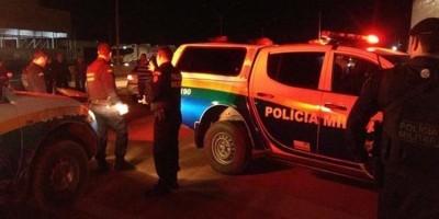 Marido leva surra da mulher ao chegar em casa e encontrar ela bebendo com vizinhos