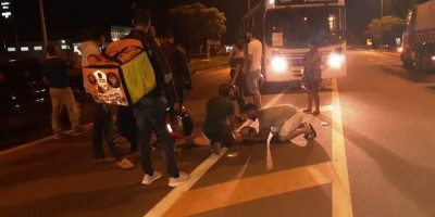 Jovem sofre mal súbito, cai na BR e quase é atropelada por ônibus em Vilhena