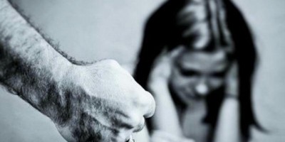 Mulher apanha de marido por questioná-lo sobre mensagens no Facebook