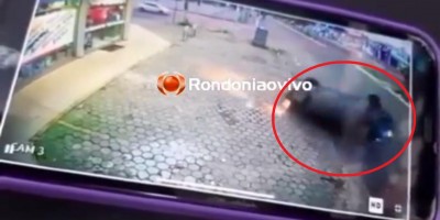Vídeo mostra impressionante capotamento de automóvel em frente ao shopping em Porto...