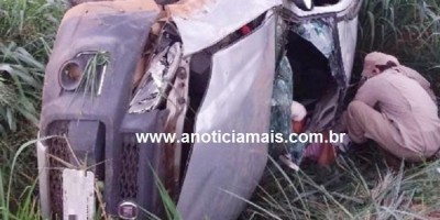 Mulher fica gravemente ferida após capotar veículo na zona rural de Jaru