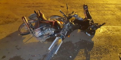 Motociclistas ficam gravemente feridos após acidente entre motocicletas em Jaru