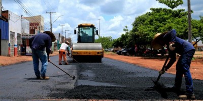 Governo de RO inicia pavimentação asfáltica de trechos da Avenida 25 de Agosto, em...