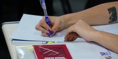 Governo libera, de forma gradual e parcial, retorno das aulas presenciais para...