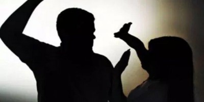 Jovem penhora moto em troca de revólver e tenta matar namorado que a agrediu em Ariquemes