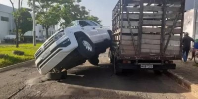 Três veículos se envolvem em acidente em Vilhena