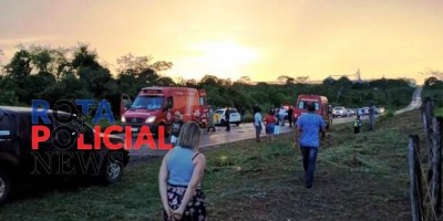 Bebê fica sobre o corpo de mulher morta após grave acidente em Cerejeiras; veja o vídeo