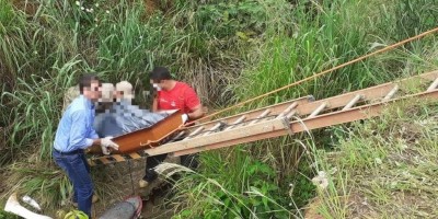 Motociclista morre após cair com moto dentro de vala em Ariquemes