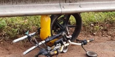 Motocicleta parte ao meio em grave acidente na BR-435 em Colorado do Oeste; Veja o vídeo