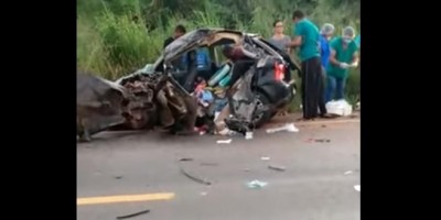 Veja os vídeos: Equipe de hospital de Rolim de Moura estabiliza vítimas de grave...