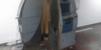 Bandidos rendem vigias e explodem caixas eletrônicos na Assembleia Legislativa de RO