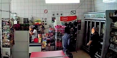 Ladrão assalta panificadora no bairro Industrial em Rolim de Moura; veja o vídeo