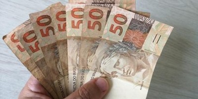 Para compensar fim do auxílio emergencial, governo estuda benefício de R$ 200 por 03...