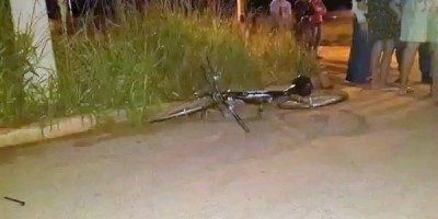 Criança de 8 anos é levado ao hospital após se envolver em acidente com carro em...