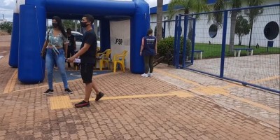 Candidatos chegam atrasados e perdem reaplicação da prova do Enem em Rolim de Moura