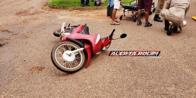 Motociclista fica ferida após acidente no Bairro São Cristóvão em Rolim de Moura