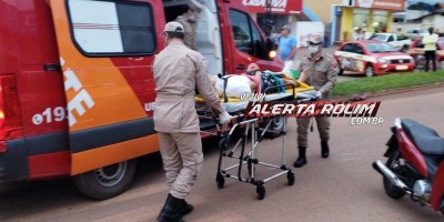 Motociclista menor de idade fratura perna após colidir na traseira de outra moto em...