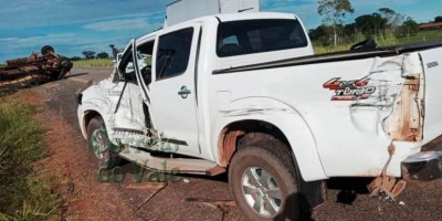 Caminhão boideiro carregado de animais se envolve em acidente com camionete na BR-429 em...