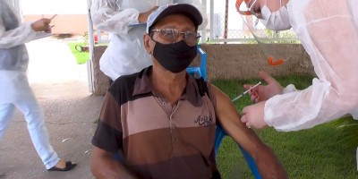 606 idosos foram vacinados em Rolim de Moura, na última quinta-feira (25)