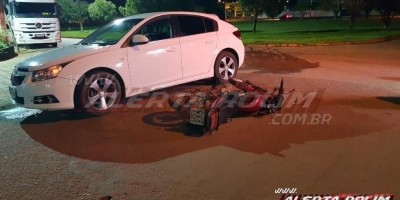Entregador é socorrido pelos Bombeiros após se envolver em acidente de trânsito em...