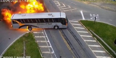 Motorista de carro morre após se envolver em grave acidente entre ônibus e caminhão no...