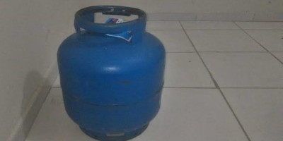 Após descobrir suposta traição, homem incendeia móveis de casa e ameaça causar...