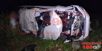 Capotamento na zona rural de Ariquemes deixa um morto e pelo menos três feridos