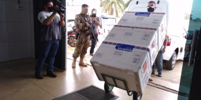Rondônia recebe 27,7 mil doses de vacinas AstraZeneca e CoronaVac contra Covid-19