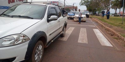 Colisão entre três carros é registrado no Centro de Rolim de Moura