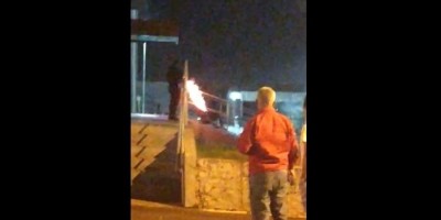 Jaru: Homem surta, ameaça pessoas com uma faca e acaba sendo contido pela PM com 7 tiros...