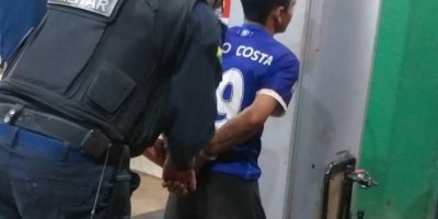 Em Vilhena, homem tem capacete furtado e, sozinho, domina ladrão até a chegada da...