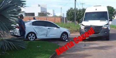 Veículo da secretaria de saúde de Rolim de Moura se envolve em acidente de trânsito em...