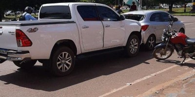 Colisão traseira foi registrada no Centro de Rolim de Moura nesta sexta-feira