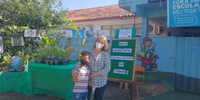 Meio Ambiente: Alunos do Balão Mágico recebem mudas de árvores
