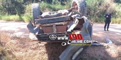 Caminhonete capota na LH-160, zona rural de Alta Floresta