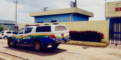 Cliente é esfaqueada após tentar defender amiga durante briga em bar