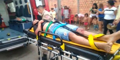 Jovem leva 8 tiros enquanto bebia em frente de bar em Ji-Paraná